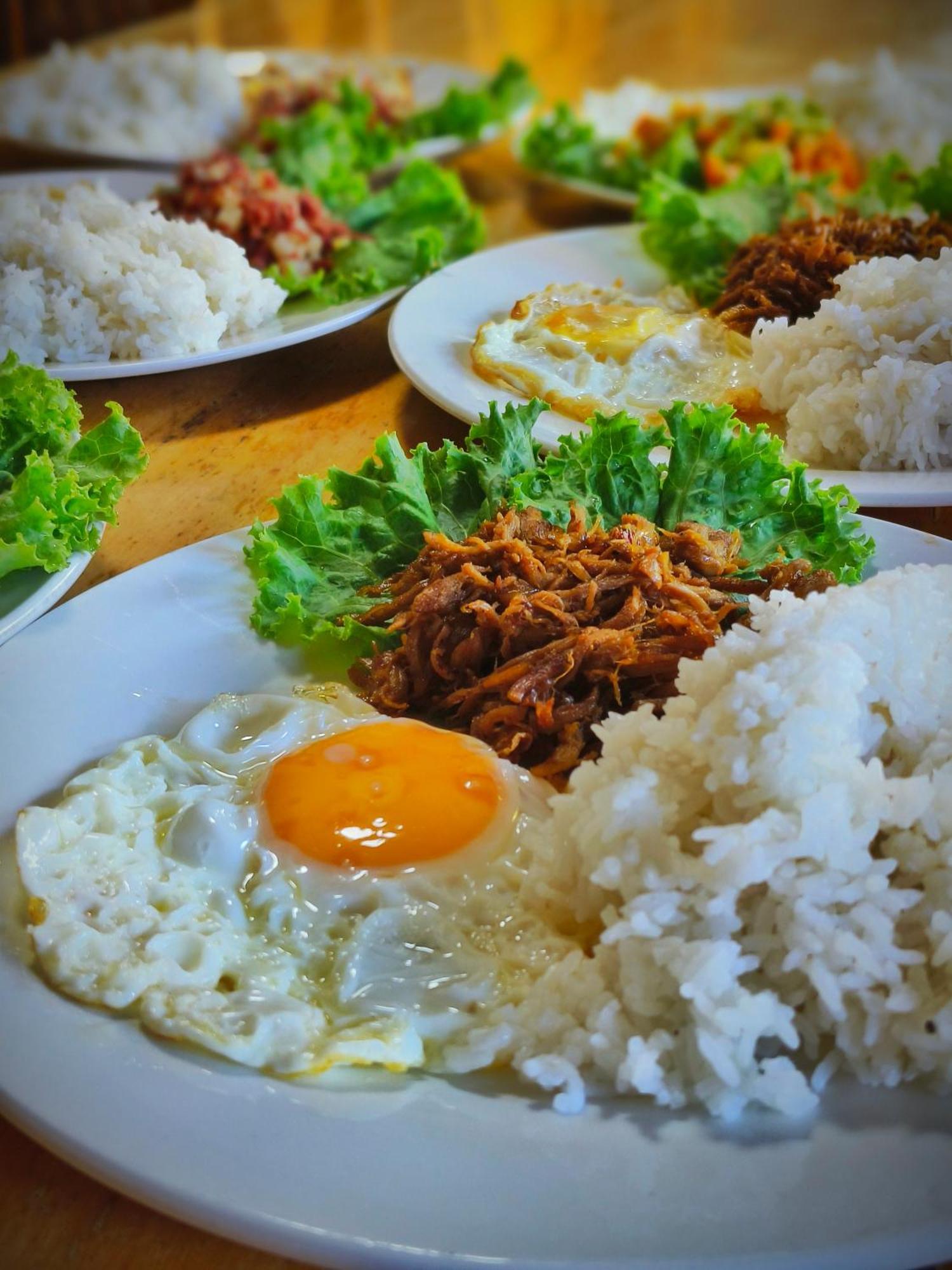 Lokal Hut Bed And Breakfast Puerto Princesa Kültér fotó